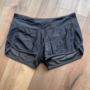lululemon speed short 2.5”, black mesh